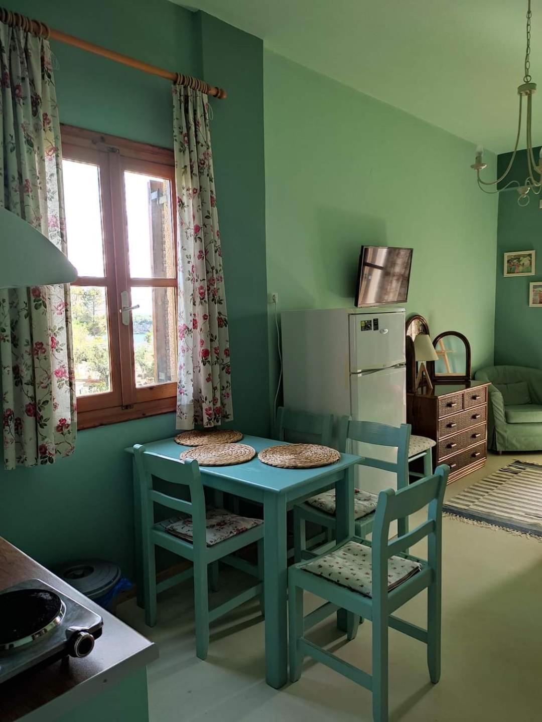 Iliolithos Rooms Кардамили Экстерьер фото